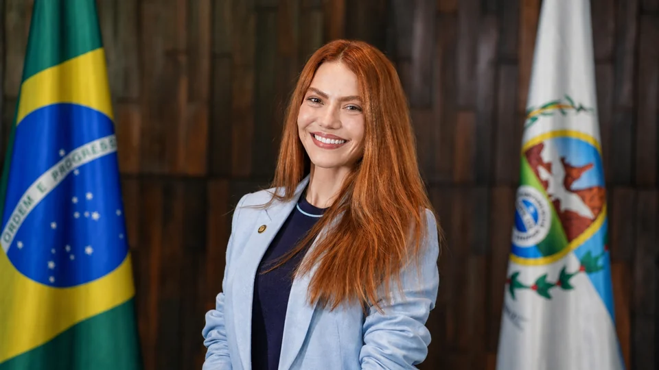 Retrato oficial da deputada estadual Sarah Poncio